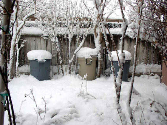 szemetladak11web.jpg